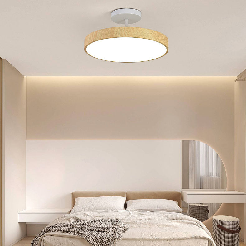 Wood Effect LED Ceiling Light Round Semi Flush Ceiling Lamp Japandi Wood Grain Finish with Brass Tone Fitting for Bedroom and Hallway