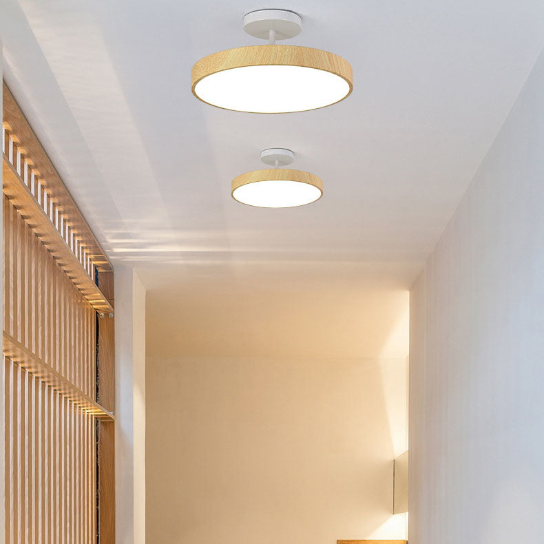 Wood Effect LED Ceiling Light Round Semi Flush Ceiling Lamp Japandi Wood Grain Finish with Brass Tone Fitting for Bedroom and Hallway