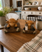 Highland Cow Salt and Pepper Holder and Tissue Box Cover Farmhouse Resin Kitchen Decor with Glass Shakers for Dining Table and Worktop