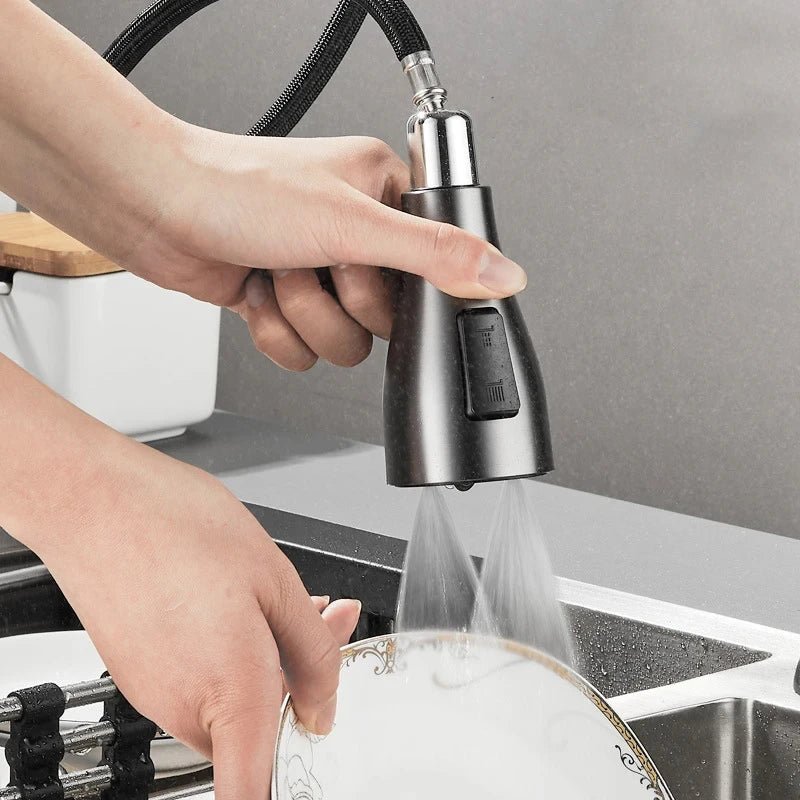 Pull Out Kitchen Tap Single Lever Swivel Spout Kitchen Mixer Tap with Pull Down Spray Head and Flexible Hose for Kitchen Sinks