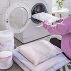 Mesh Laundry Bags Set of Six Zip Up Washing Machine Bags for Delicates | Lingerie | Socks and Baby Clothes