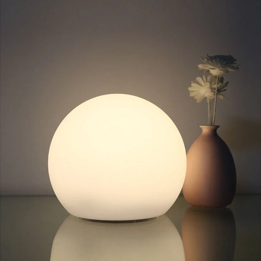 Cordless USB Rechargeable Colour Changing LED Globe Lamp with Remote Control