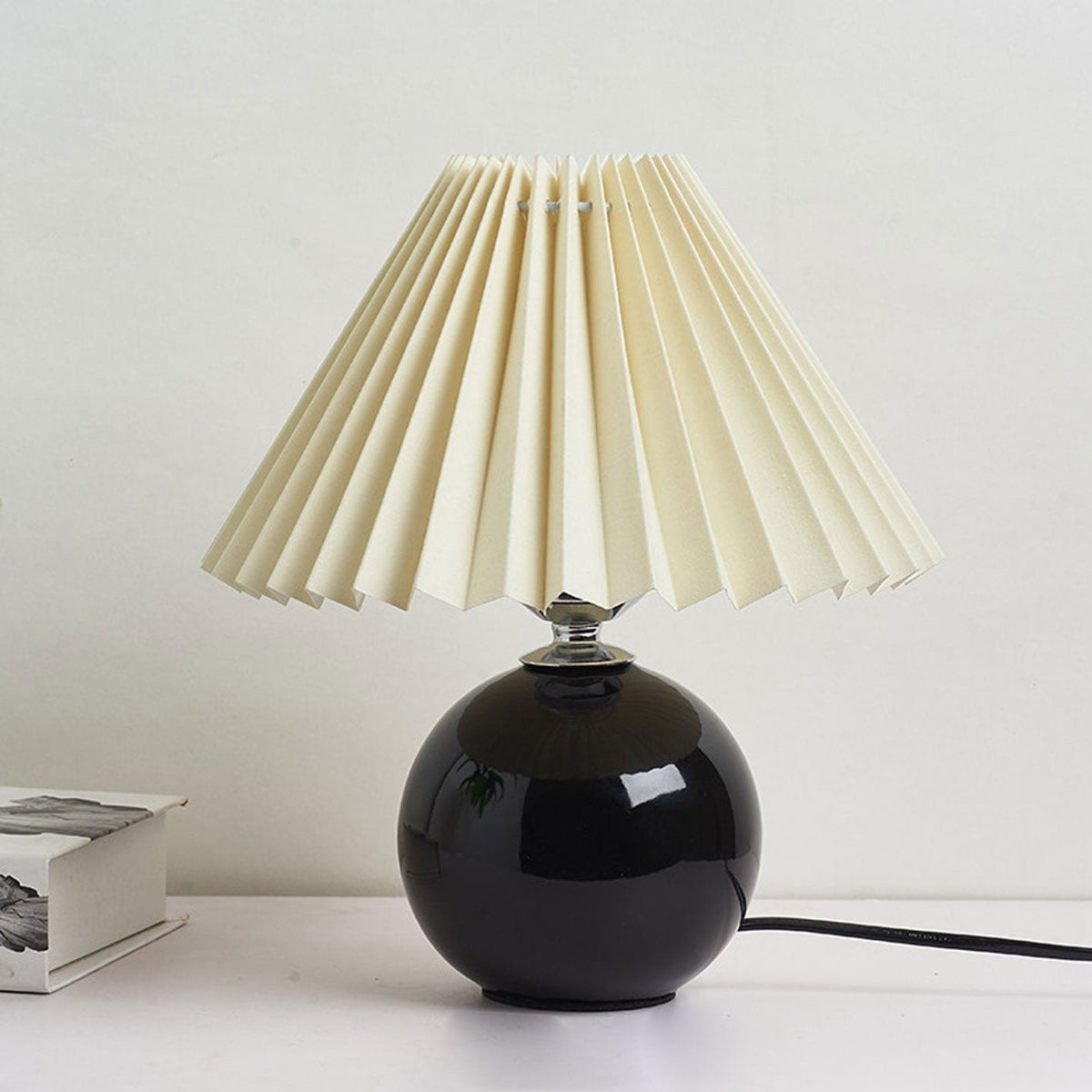 Nordic Pleated Shade Ceramic Table Lamp with Round Glazed Base for Bedside