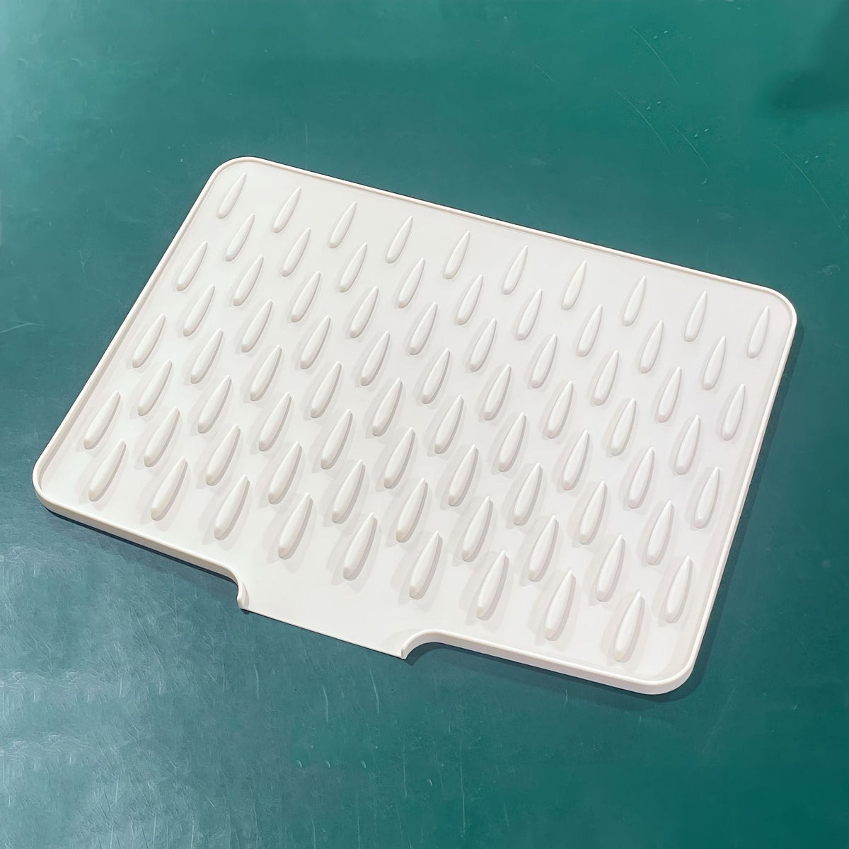 Silicone Dish Drying Mat with Raised Ridges and Drain Lip for Kitchen Worktops